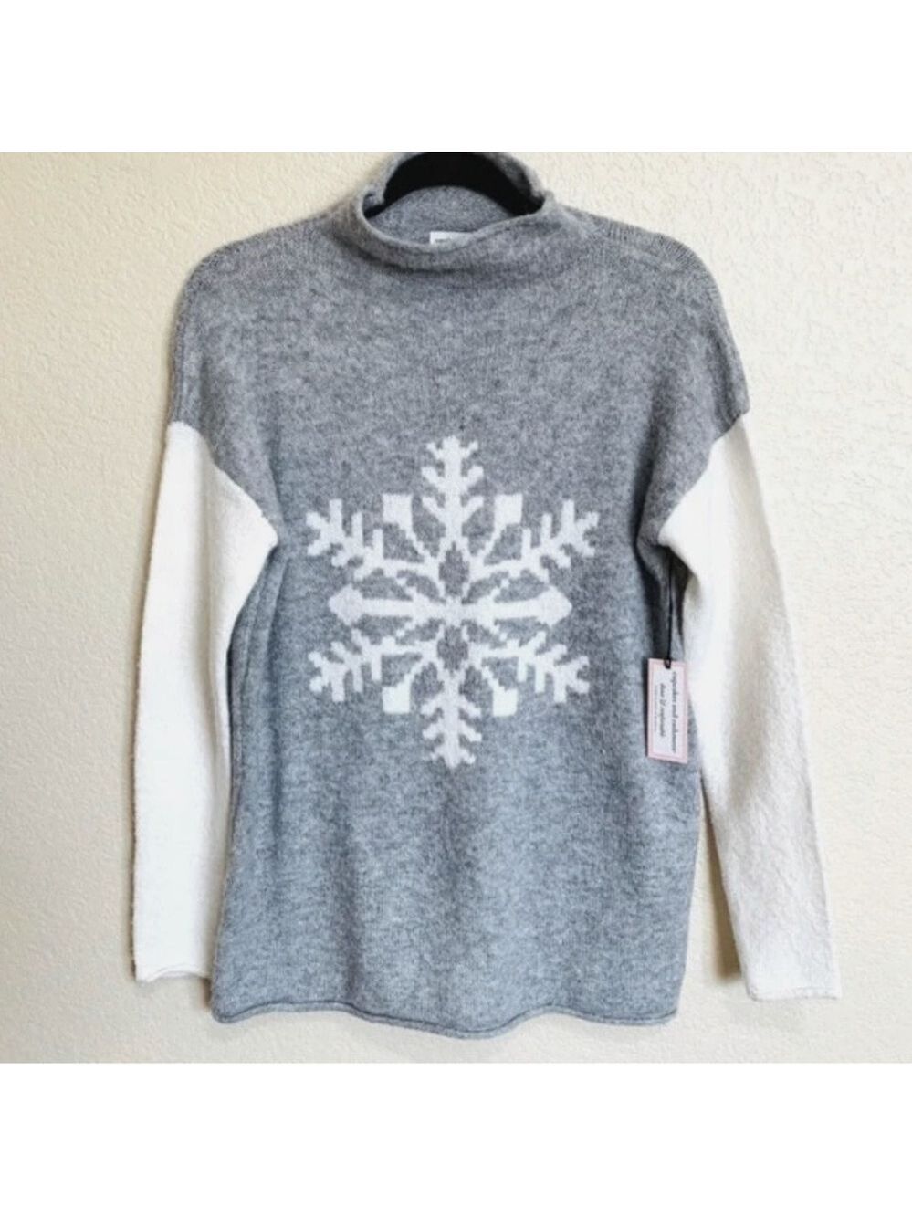 CUPCAKES and cashmere womens gray knit snowflake seasonal tunic sweater